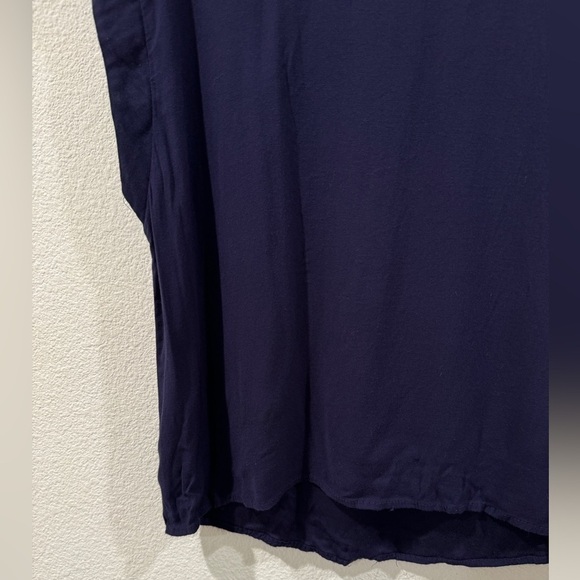 Chaser Navy Blue High Neckline Boxy Fit Slightly Cropped T-Shirt Top Size Medium - Picture 3 of 11